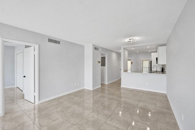 455 Paradise Isle Boulevard 305, Hallandale Beach, FL 33009