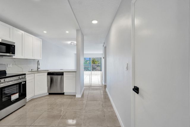 455 Paradise Isle Boulevard 305, Hallandale Beach, FL 33009