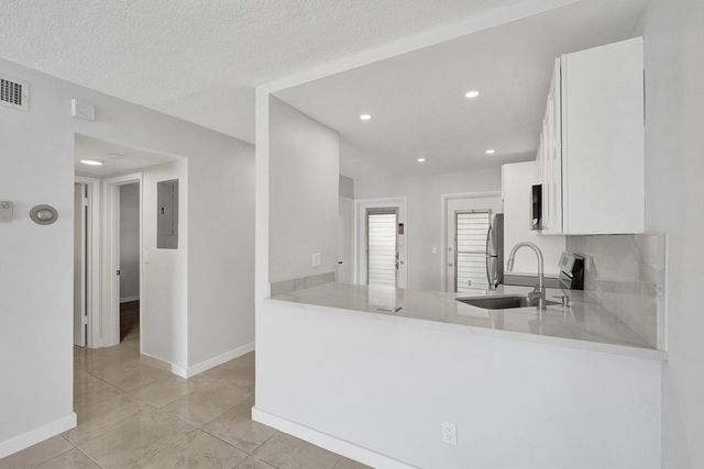 455 Paradise Isle Boulevard 305, Hallandale Beach, FL 33009