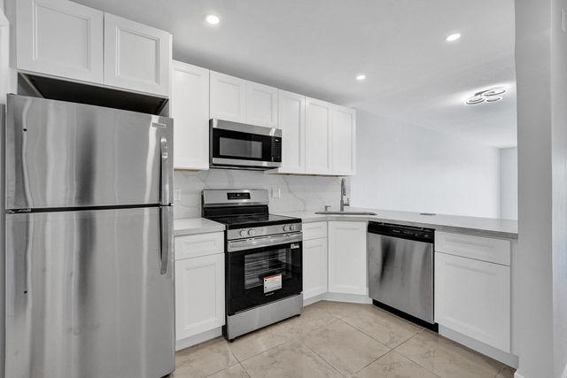 455 Paradise Isle Boulevard 305, Hallandale Beach, FL 33009