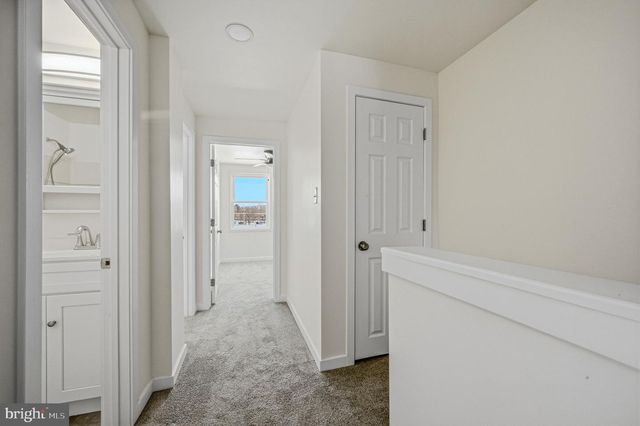 180 MADISON DR, Newark, DE 19711