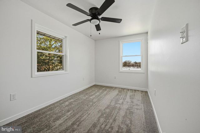 180 MADISON DR, Newark, DE 19711