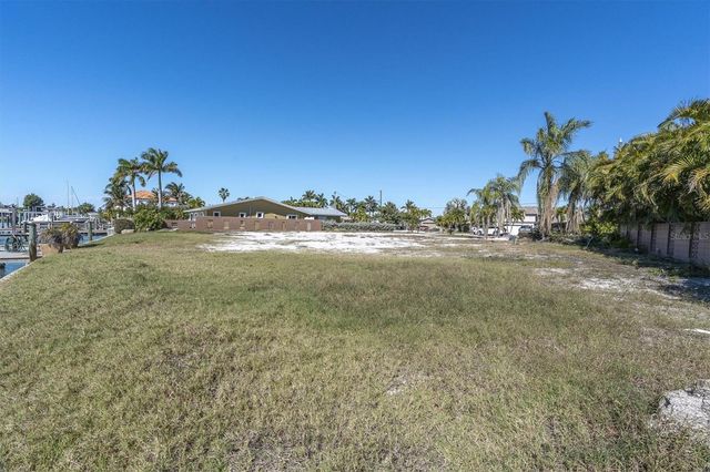 15 MARINA TERRACE, Treasure Island, FL 33706