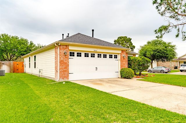 7602 Little Thicket Court, Cypress, TX 77433