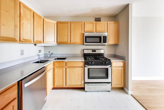 444 W Fullerton Parkway 1010, Chicago, IL 60614