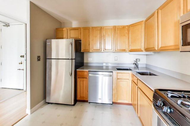 444 W Fullerton Parkway 1010, Chicago, IL 60614