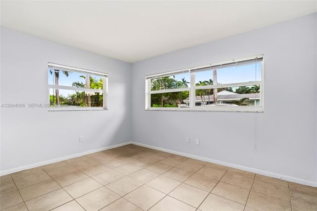 106 E Park Lane E, Hypoluxo, FL 33462