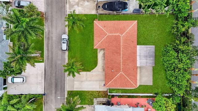 106 E Park Lane E, Hypoluxo, FL 33462