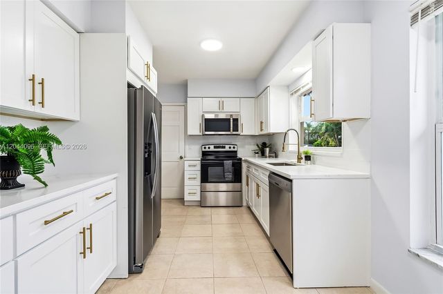 106 E Park Lane E, Hypoluxo, FL 33462