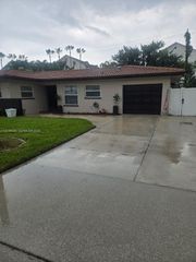 106 E Park Lane E, Hypoluxo, FL 33462