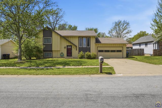 2819 SW Engler CT, Topeka, KS 66614
