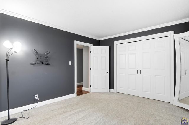 2819 SW Engler CT, Topeka, KS 66614