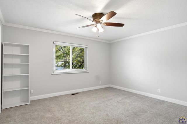 2819 SW Engler CT, Topeka, KS 66614
