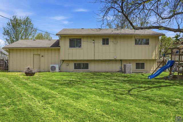 2819 SW Engler CT, Topeka, KS 66614
