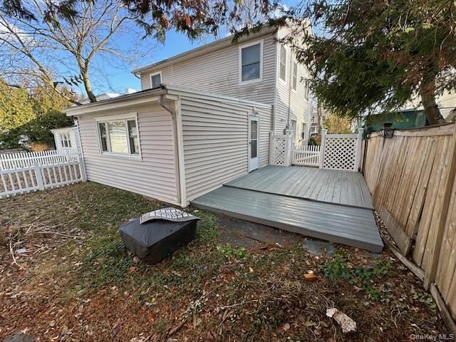 11 Nesaquake Avenue 1st Fl, Port Washington, NY 11050