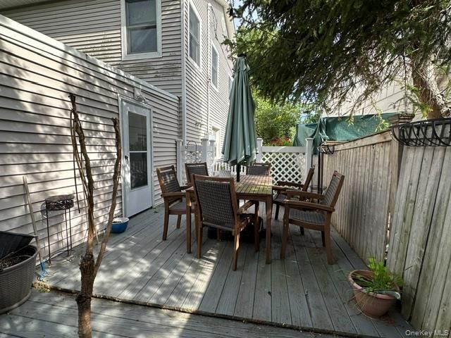 11 Nesaquake Avenue 1st Fl, Port Washington, NY 11050