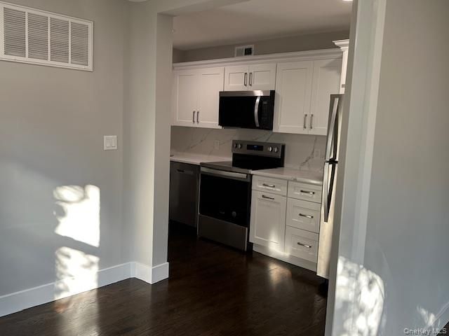 11 Nesaquake Avenue 1st Fl, Port Washington, NY 11050