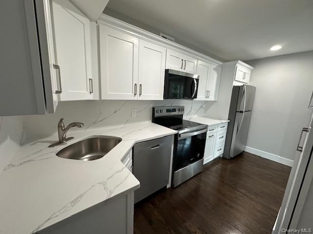 11 Nesaquake Avenue 1st Fl, Port Washington, NY 11050