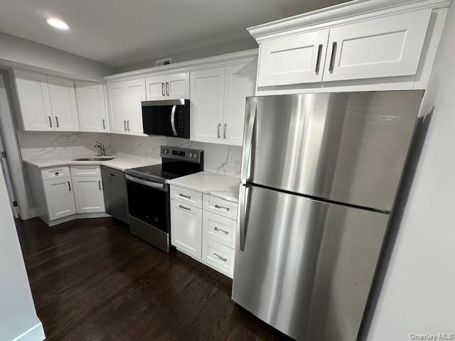 11 Nesaquake Avenue 1st Fl, Port Washington, NY 11050