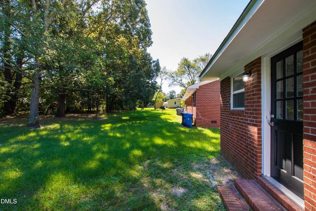 4945 Fieldcrest Drive, Fayetteville, NC 28303