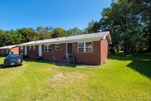 4945 Fieldcrest Drive, Fayetteville, NC 28303