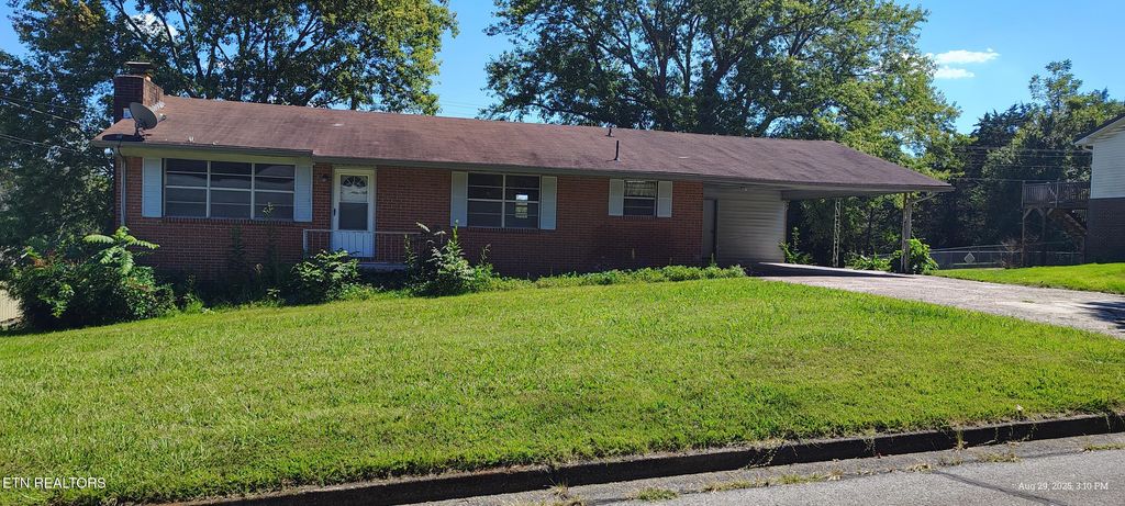 303 Kathy St, Athens, TN 37303