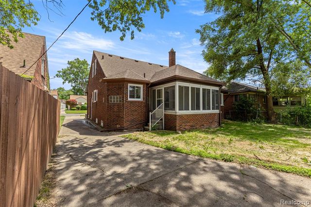 19139 Lauder Street, Detroit, MI 48235