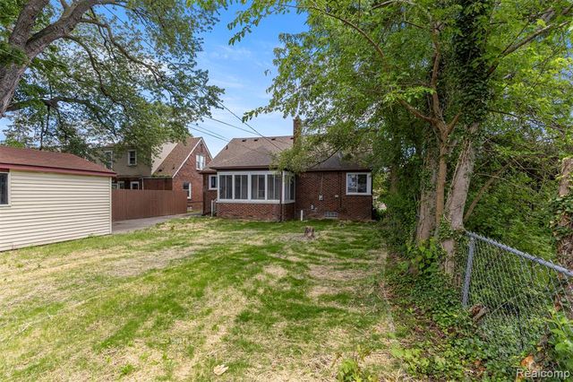 19139 Lauder Street, Detroit, MI 48235