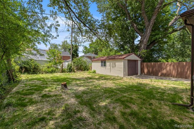 19139 Lauder Street, Detroit, MI 48235