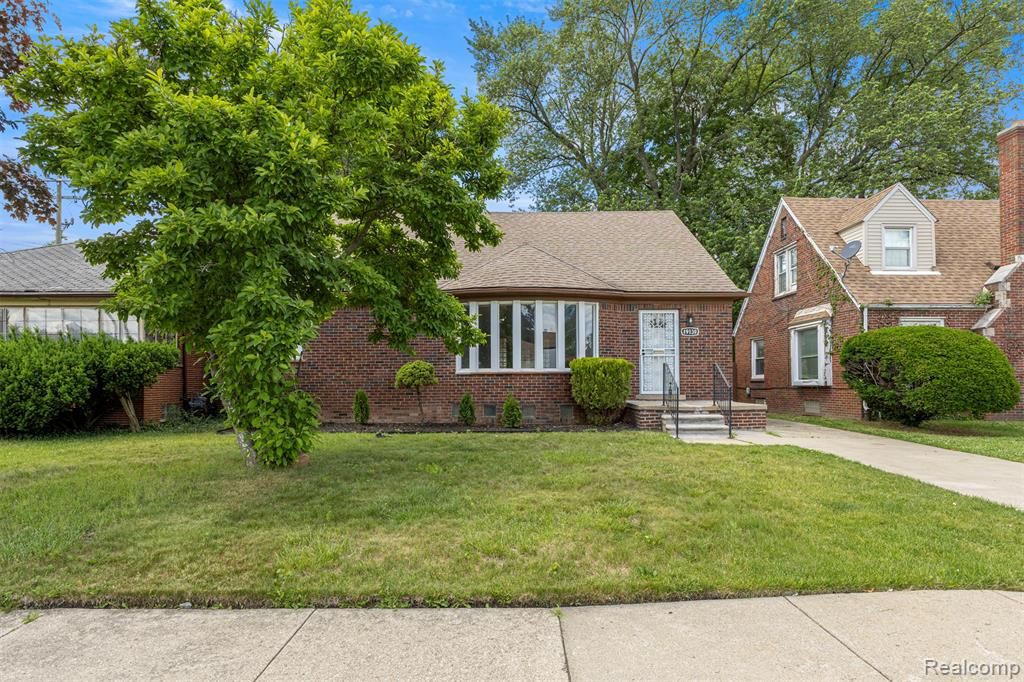 19139 Lauder Street, Detroit, MI 48235