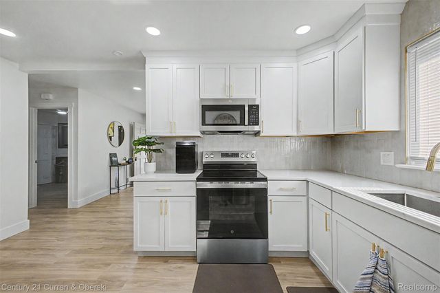 33223 Lynx Street, Westland, MI 48185