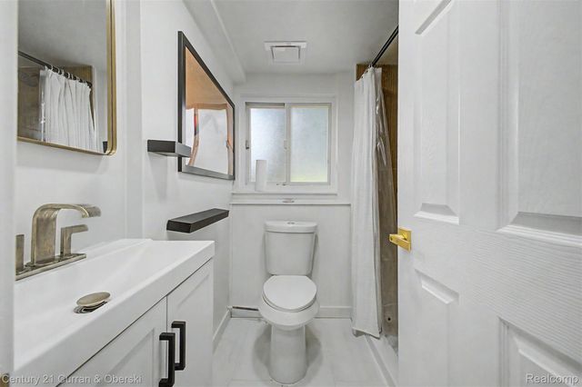 33223 Lynx Street, Westland, MI 48185