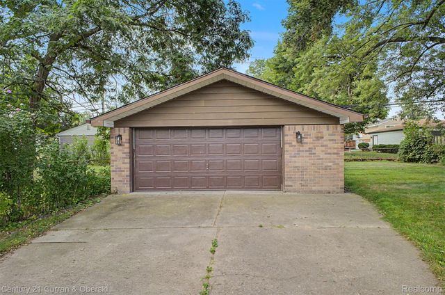 33223 Lynx Street, Westland, MI 48185