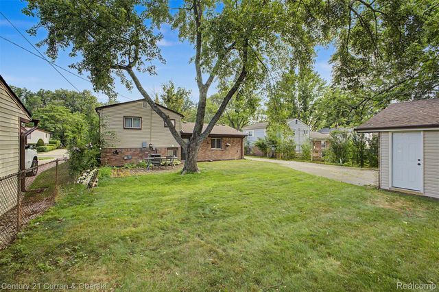 33223 Lynx Street, Westland, MI 48185