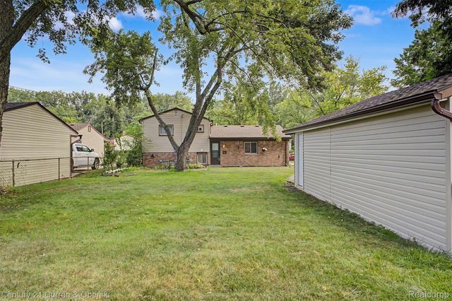 33223 Lynx Street, Westland, MI 48185