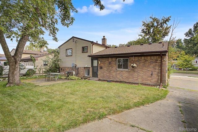 33223 Lynx Street, Westland, MI 48185