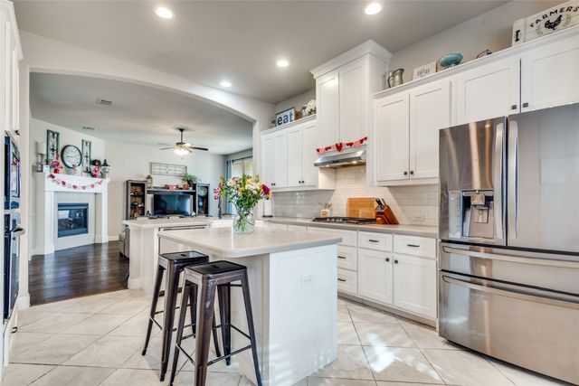 14733 Cedar Flat Way, Roanoke, TX 76262