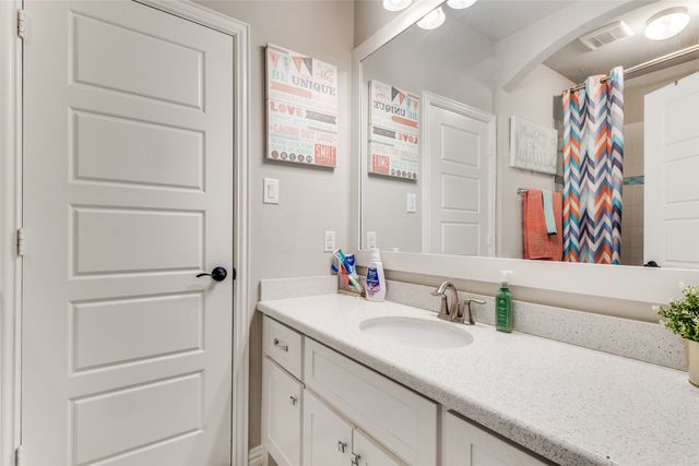 14733 Cedar Flat Way, Roanoke, TX 76262