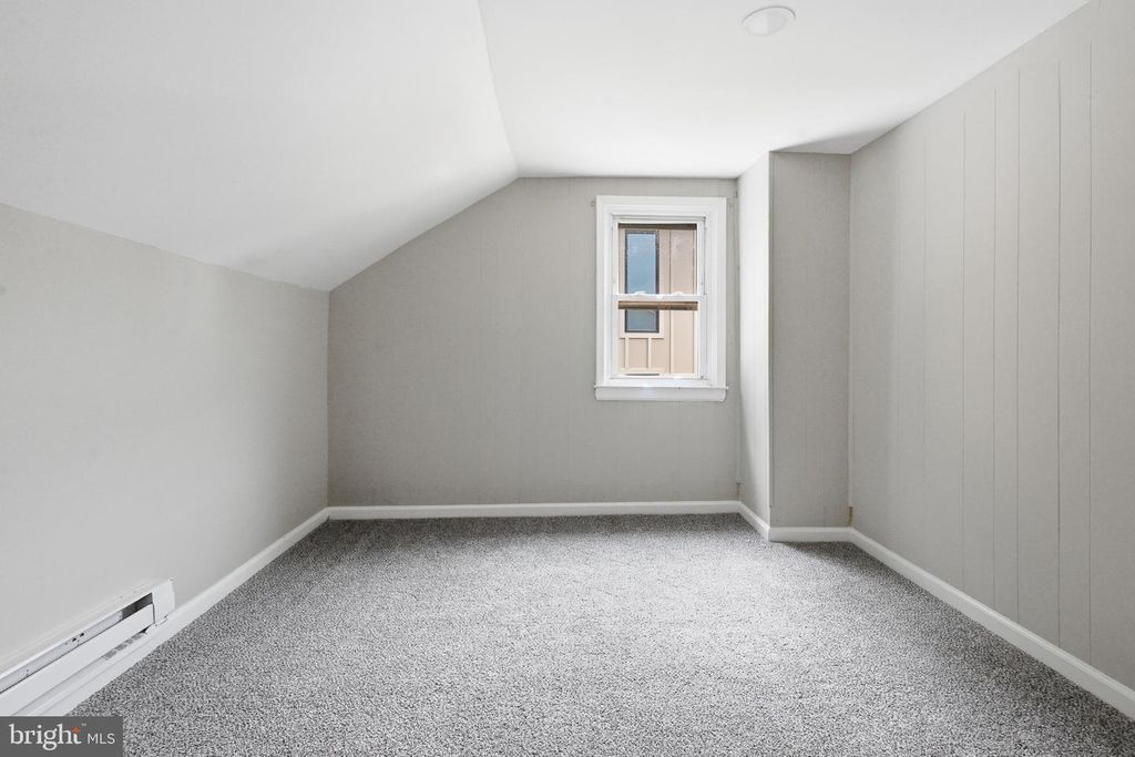 Image 23 of property listing at 808 MAPLE LN, Aston, PA 19014