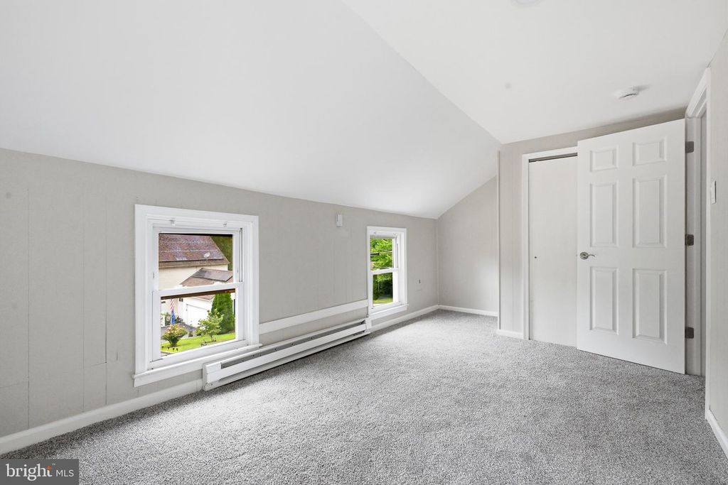 Image 25 of property listing at 808 MAPLE LN, Aston, PA 19014