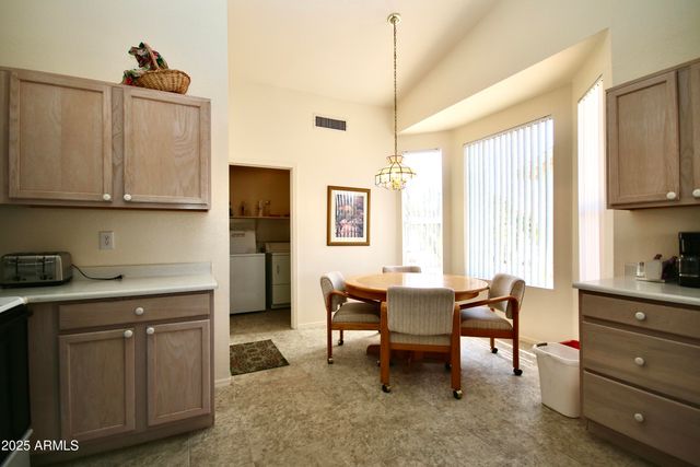 6973 S Oakmont Drive, Chandler, AZ 85249