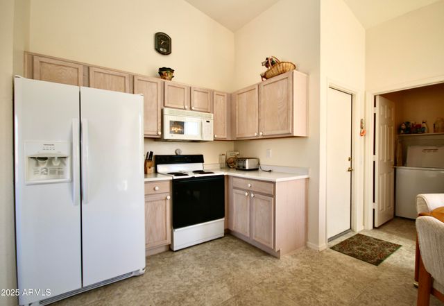 6973 S Oakmont Drive, Chandler, AZ 85249