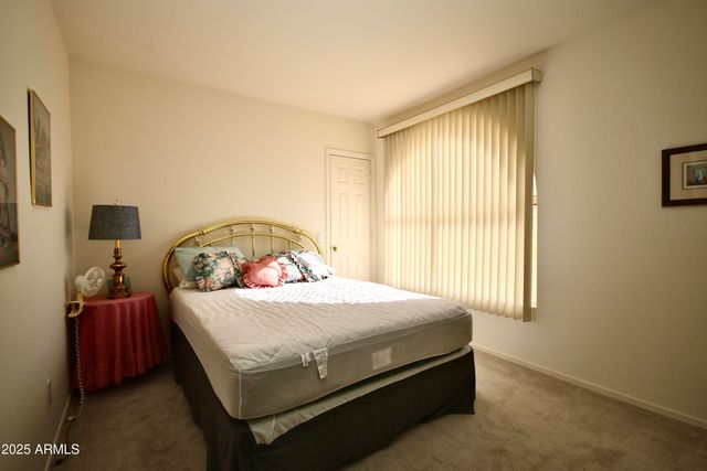 6973 S Oakmont Drive, Chandler, AZ 85249