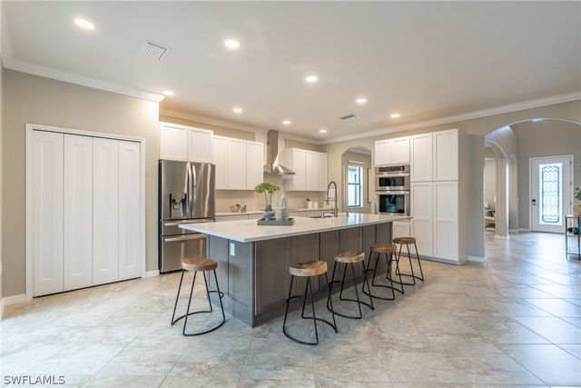 1588 Vizcaya LN, Naples, FL 34113