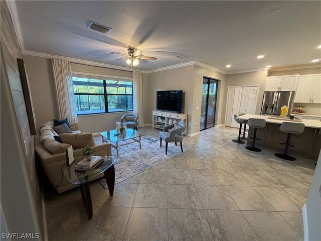 1588 Vizcaya LN, Naples, FL 34113