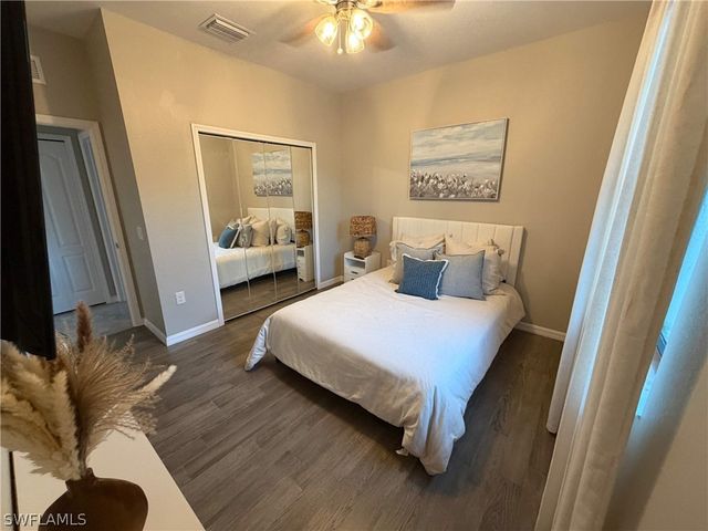 1588 Vizcaya LN, Naples, FL 34113