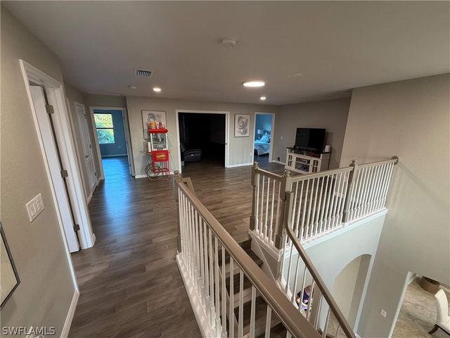 1588 Vizcaya LN, Naples, FL 34113