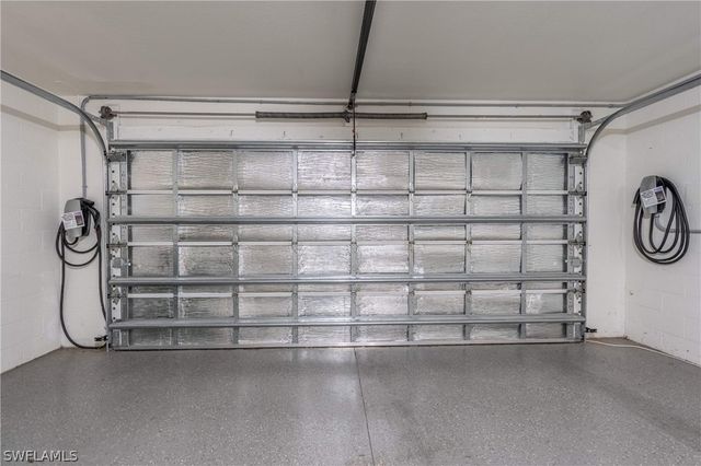 1588 Vizcaya LN, Naples, FL 34113