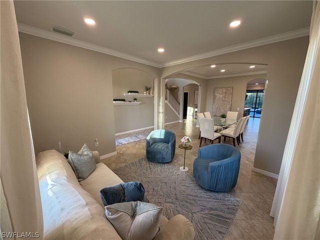 1588 Vizcaya LN, Naples, FL 34113