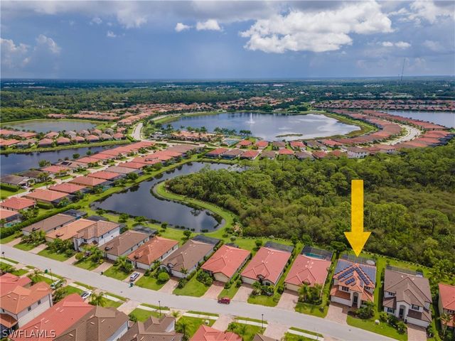 1588 Vizcaya LN, Naples, FL 34113